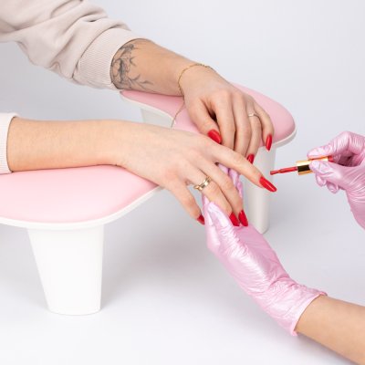 Růžová podložka na manikúru Molly Nails