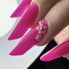 3D ozdoby na nehty – akrylové květy a kuličky