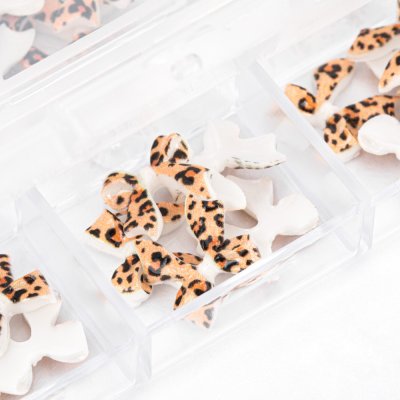 3D mašličky na nechty - vzor leopard - v boxe, 30ks